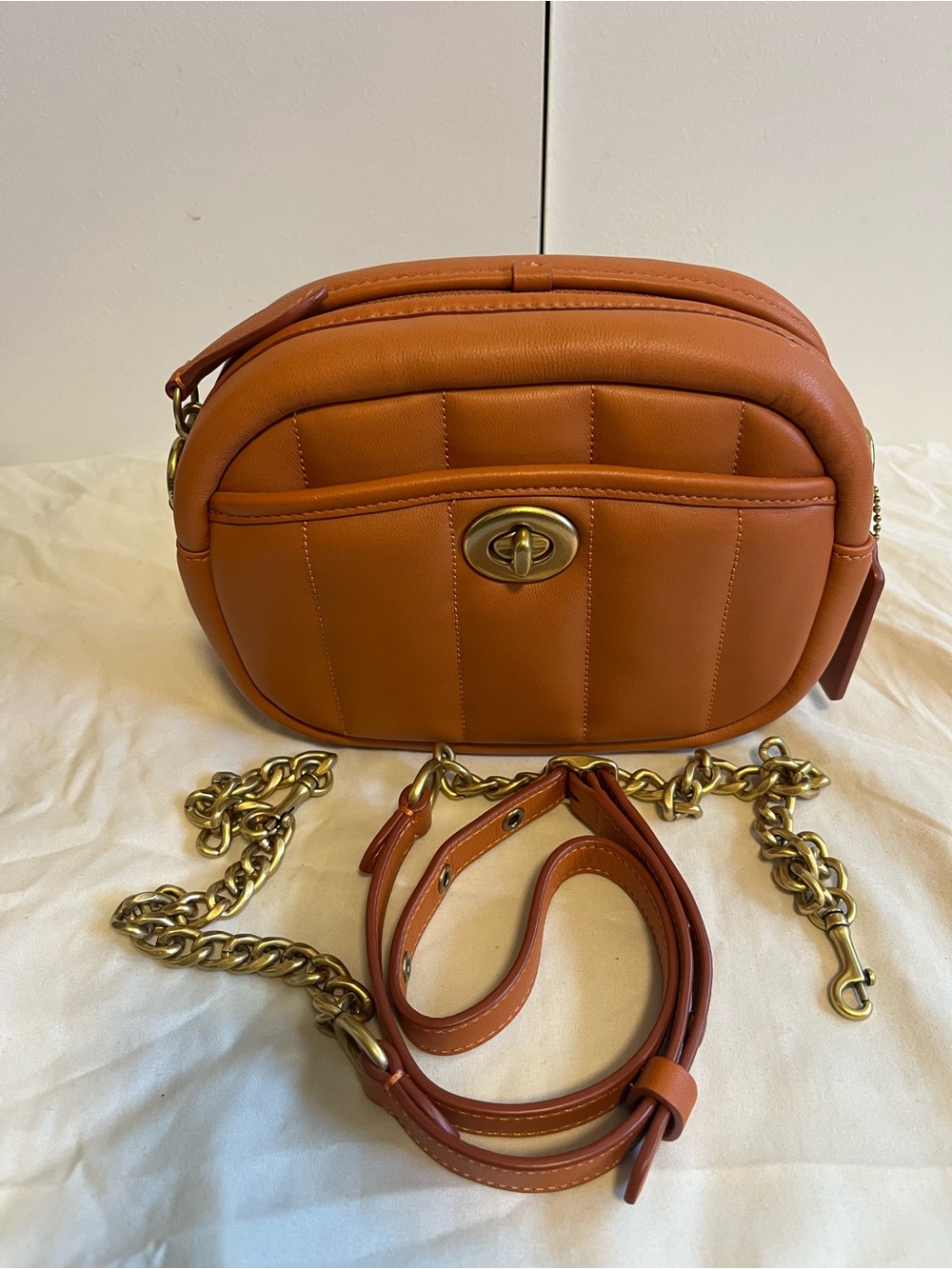 Women's Leather Crossbody Bag in Cognac